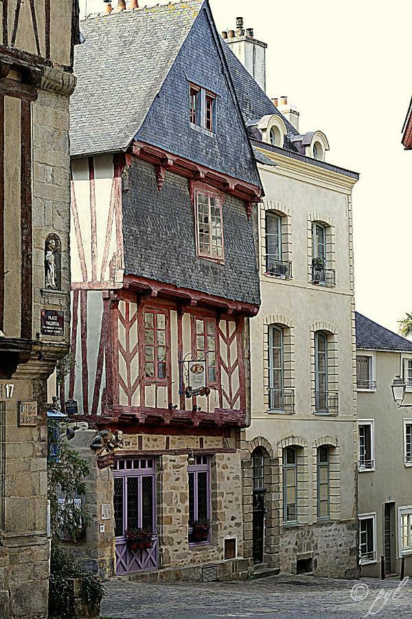 T2 parking à réserver Wi-Fi 10' à pied du port Vannes Extérieur photo